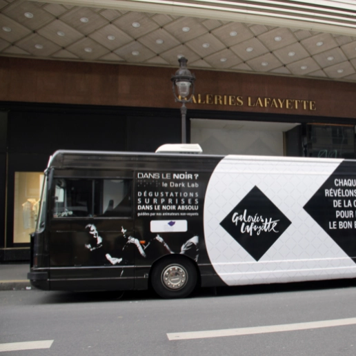 Mobilab by Dans le Noir ? offers surprise tastings in complete darkness.