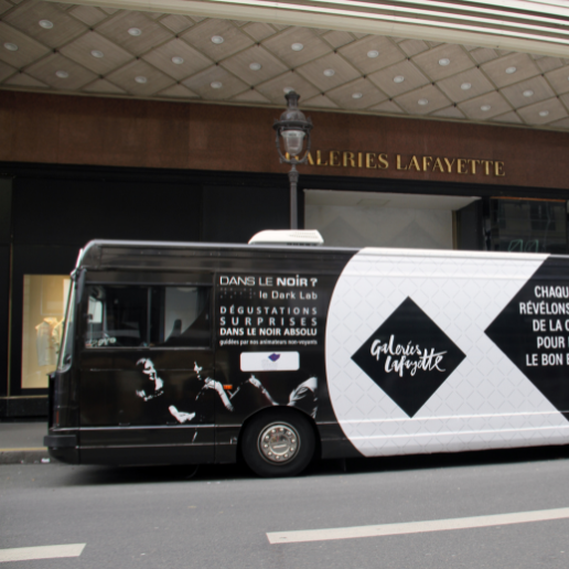 Mobilab de Dans le Noir ? qui propose des dégustations surprises dans le noir absolu